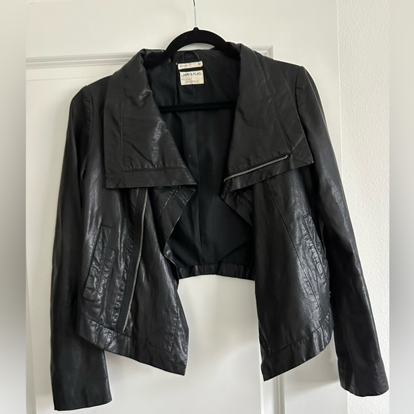 Jackets & Blazers - Lamb & flag cropped leather jacket size M